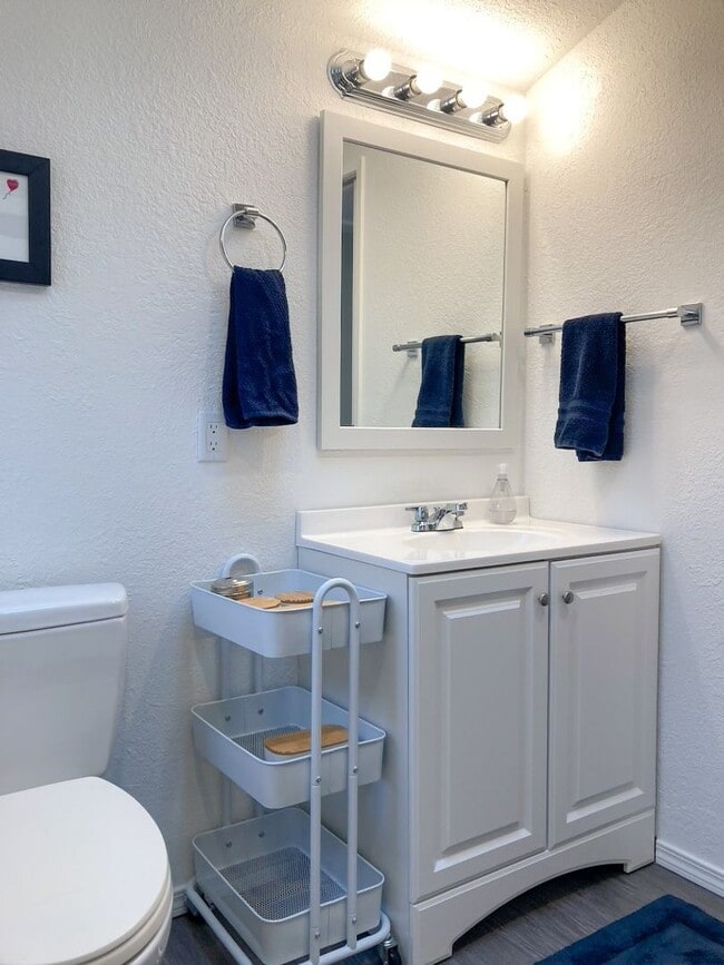 Building Photo - 5Bd/2Ba Seattle Home