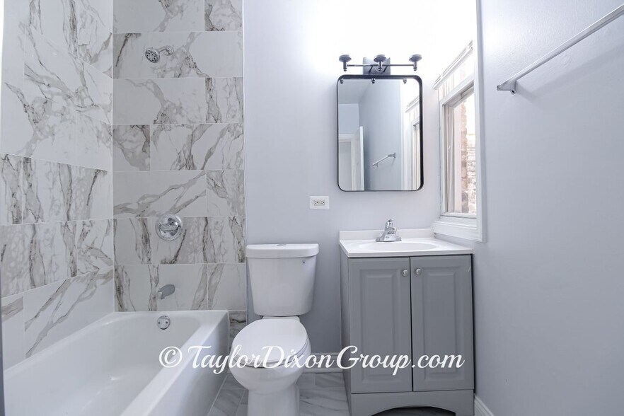 Building Photo - 5409 S Indiana Ave