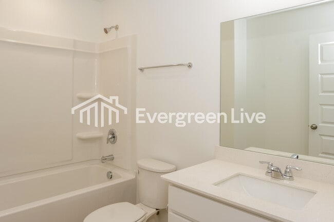 Building Photo - 178 Labrador Ln