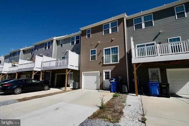 Building Photo - 74 Caswell Dr