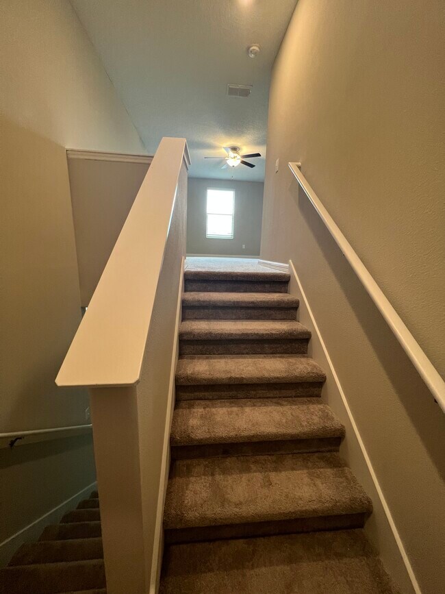 Building Photo - 352 Argyll Dr