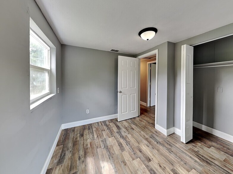 Building Photo - 7345 Linda Dr