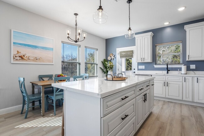 Building Photo - 135 Brady Dr