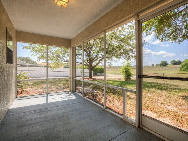 Building Photo - 350 Trade Wind Dr