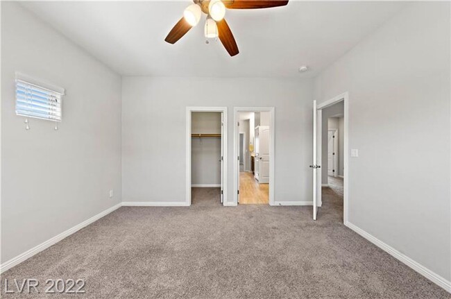 Building Photo - 4 bed+loft Green Valley Home w/City Views