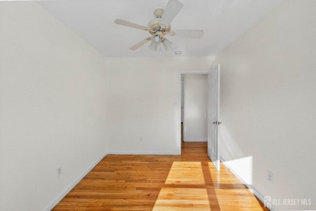 Building Photo - 691 Cook Ave