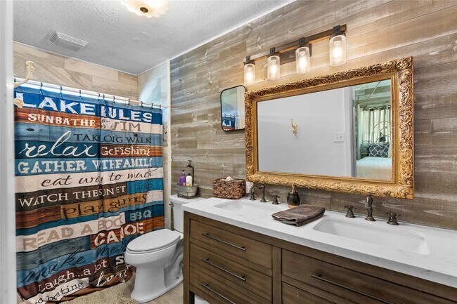 Building Photo - 10496 Summit Dr