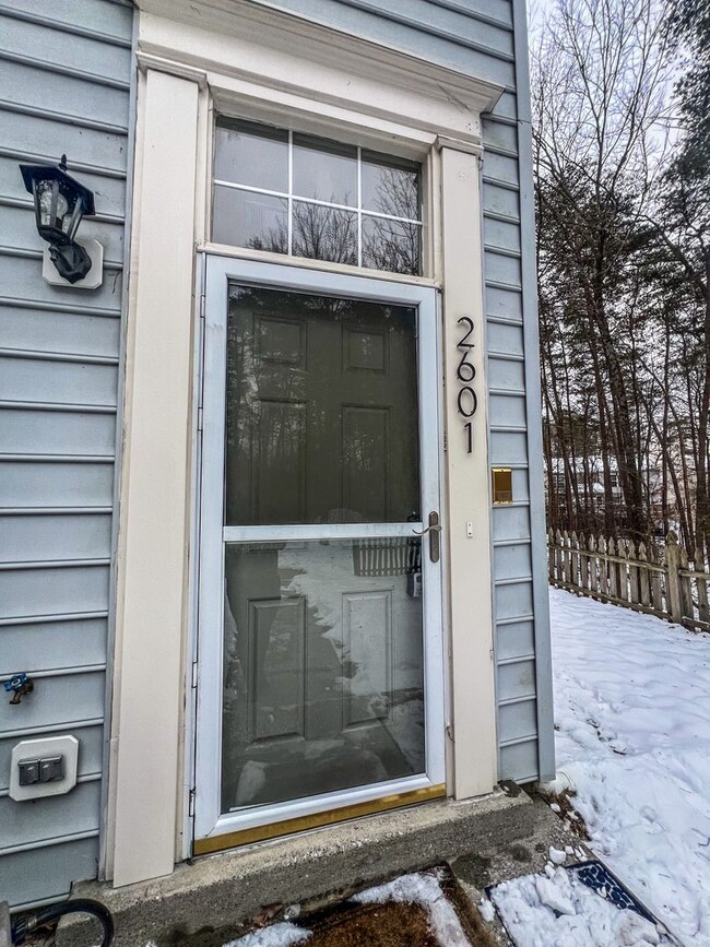 Building Photo - Townhome in Piney Orchard