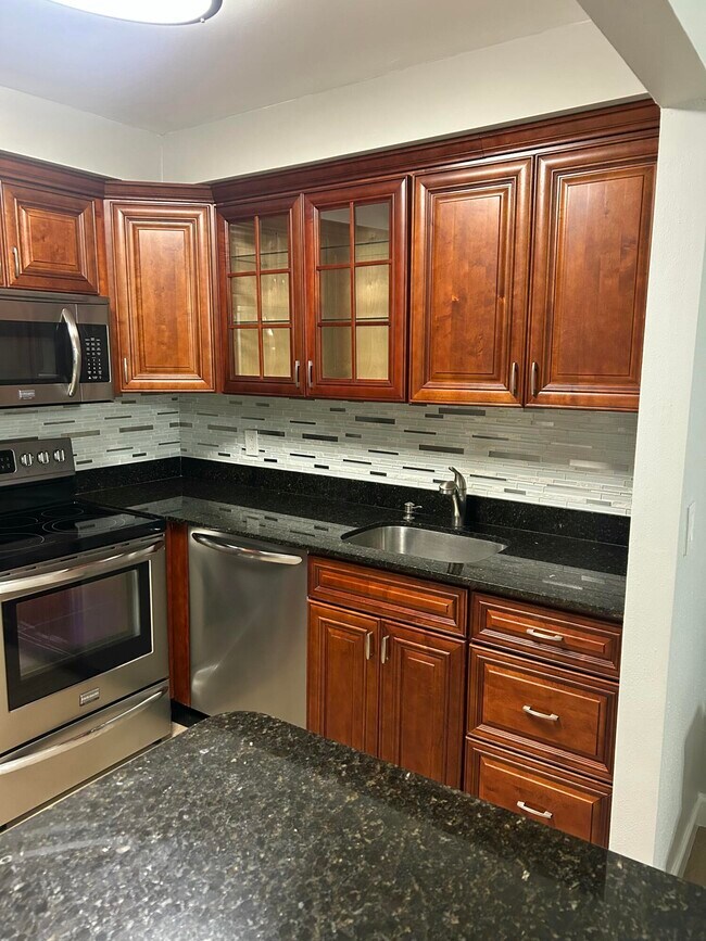 Building Photo - 446 Brittany Dr