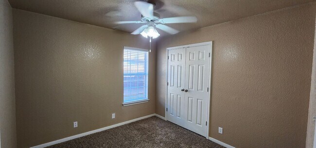 Building Photo - 3 Bedroom / 2 Bath Duplex – Clear Creek Area – Killeen, TX