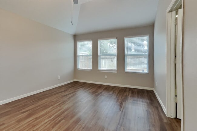 Building Photo - 16716 Foursquare Dr