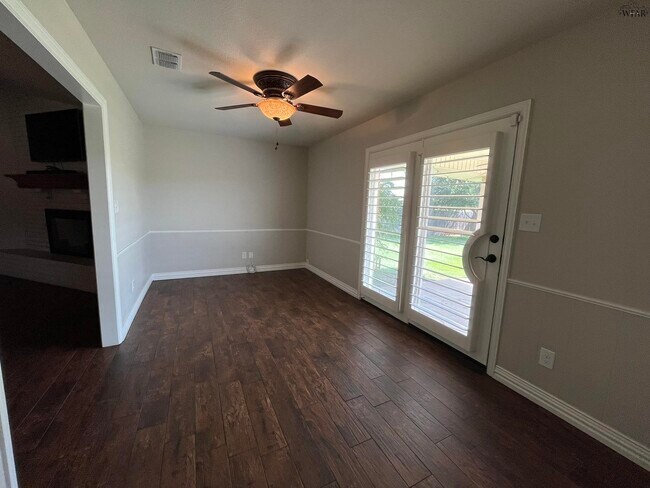 Building Photo - 4863 Rhea Rd