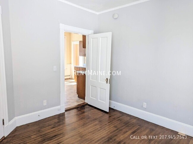 Building Photo - 22 E Summer St