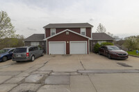 Building Photo - 3300 E St Charles Rd