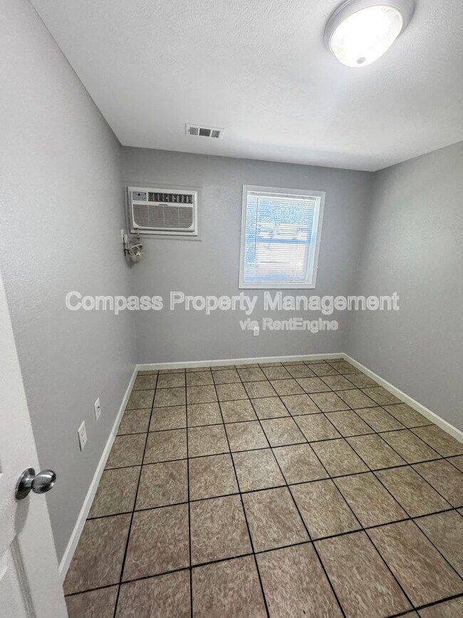 Building Photo - 3630 Douglas Ave