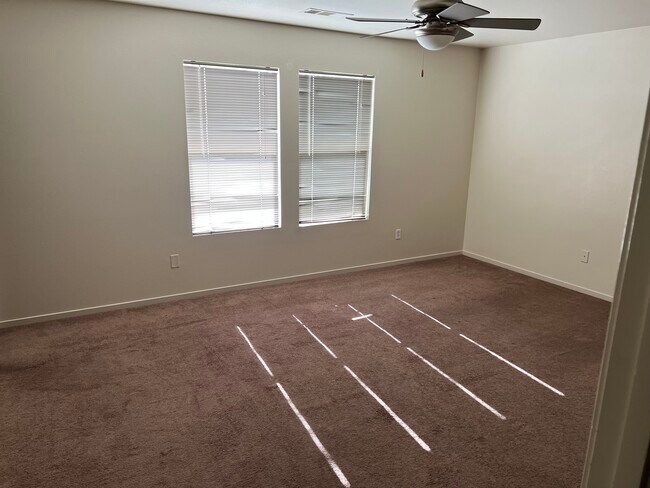 Building Photo - 1253 Lullabrooke Ct