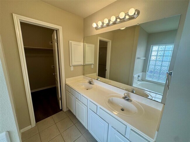 Building Photo - 3617 Roller Crossing