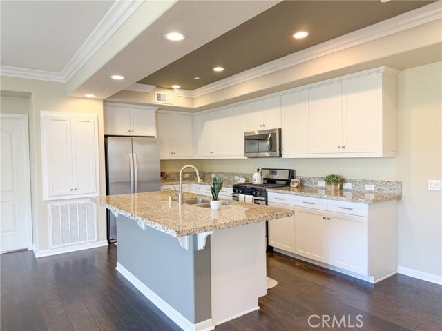 Building Photo - 444 Maravilla Ln