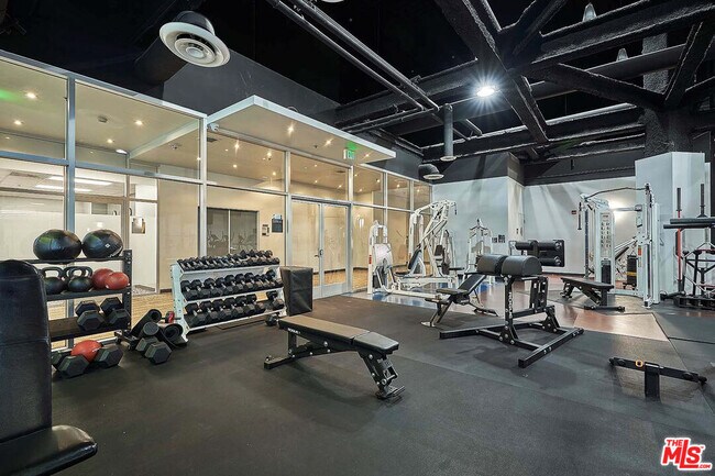 Building Photo - 1100 Wilshire Blvd