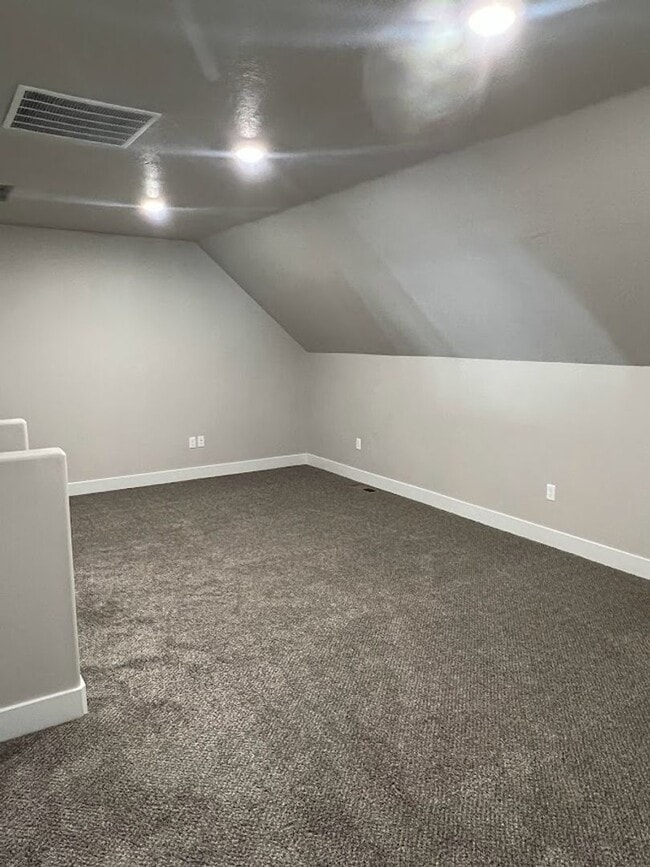 Building Photo - 1511 W Pyrite Ln