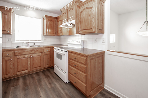 Building Photo - 10205 W 59th Terrace