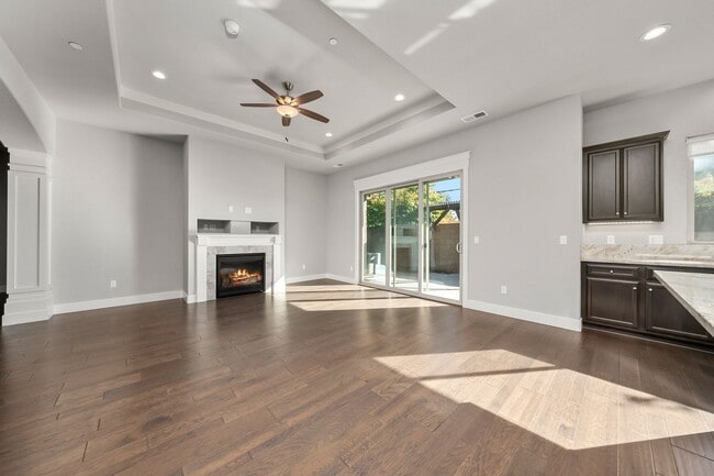 Building Photo - 8099 Traditions Ct