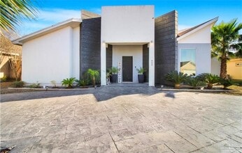 Building Photo - 800 New Orleans Cir