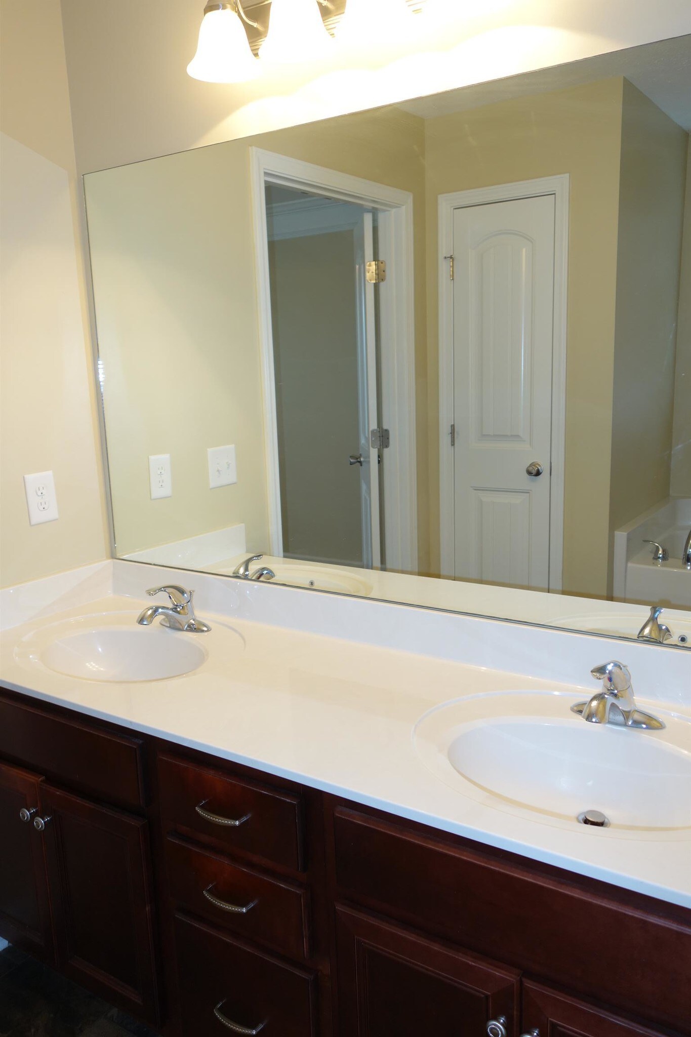 his and hers sinks - 104 Read Tavern Rd