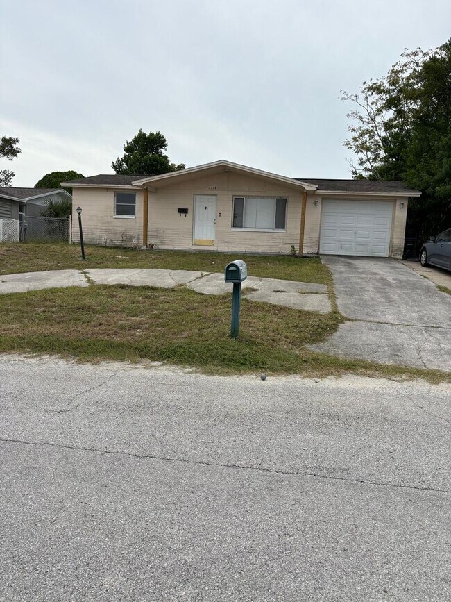 Primary Photo - Move-In Ready 3BR/2BA single-Family Home i...