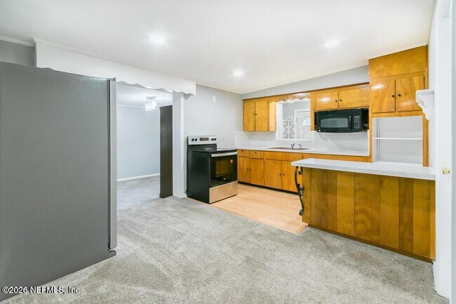 Building Photo - 284 E 47th St