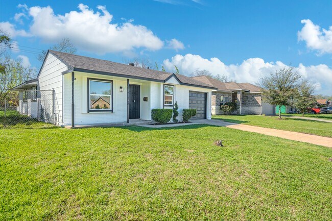 Building Photo - 3538 Cork Dr