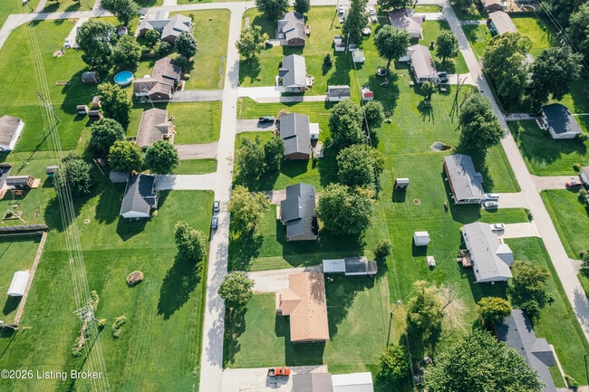 Building Photo - 309 E 6th St