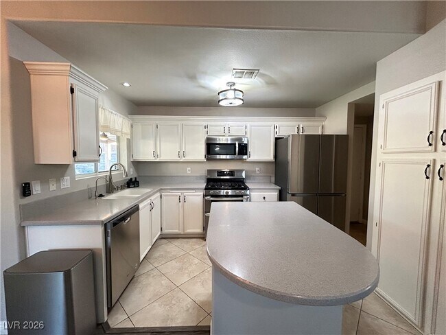 Building Photo - 9070 Trombone Ln