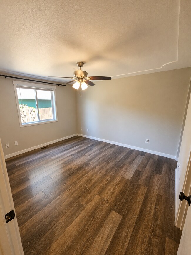 Building Photo - Must See 3 BED/2 Bath Rambler in Heart of Tumwater! Available 8/05/26!
