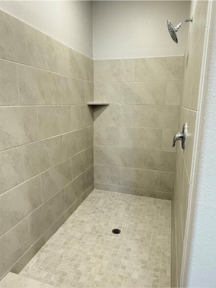 Building Photo - 500 Ml Trce Wy