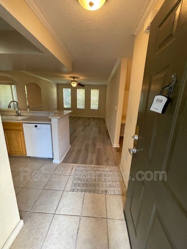 Building Photo - 10075 Gate Pkwy N