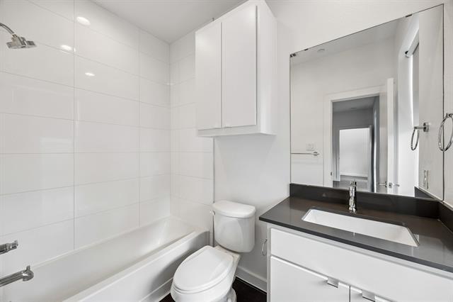 Building Photo - 4905 Live Oak St