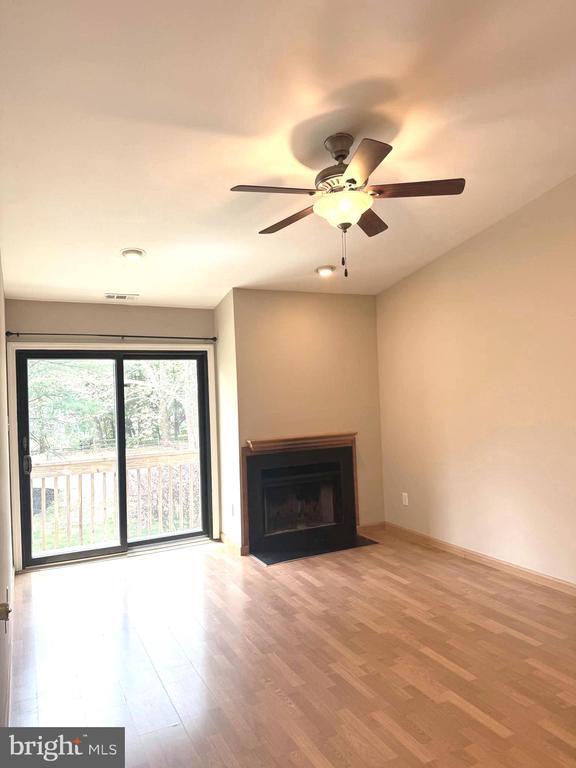 Building Photo - 258 Barclay Ct