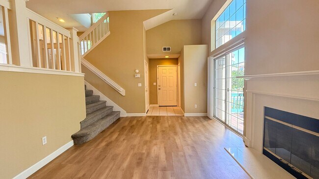 Building Photo - 401 Skylark Ct