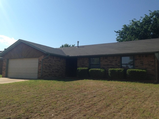 Building Photo - 2100 Castle Rock