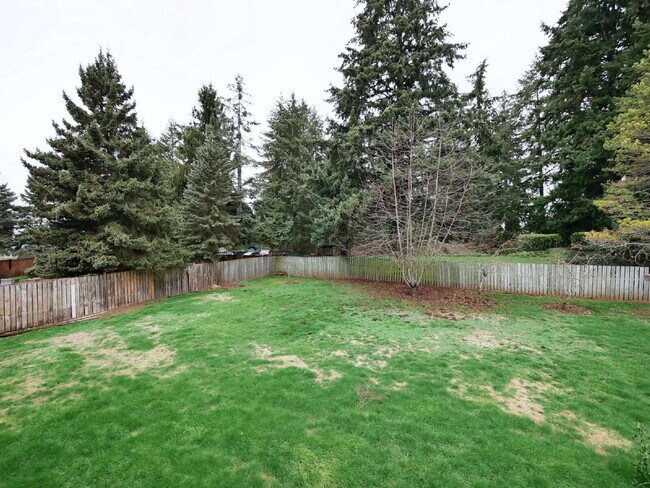 Building Photo - Beautiful remolded Single-family house