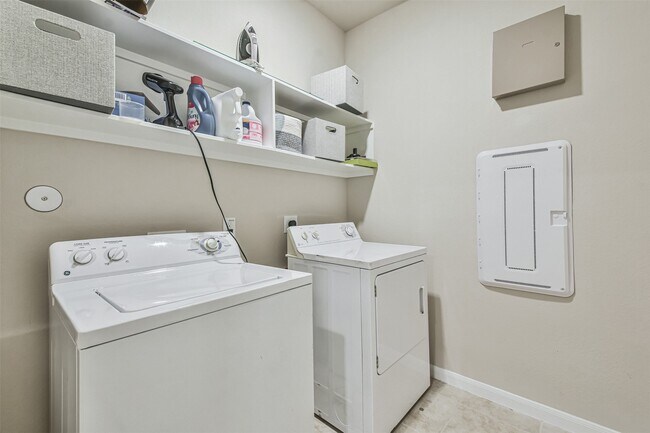 Building Photo - 19111 Friesian Stallion Ln