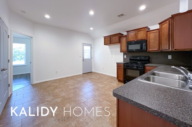 Building Photo - 7807 Bennie Terrace