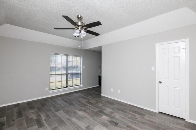 Building Photo - 1408 Sheffield Ct