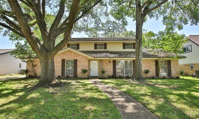 Primary Photo - 1422 Scenic Ridge Dr