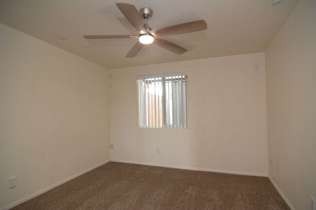 Building Photo - Well Maintained 2 Bedroom 1 Bath Townhouse! East Tucson Location!