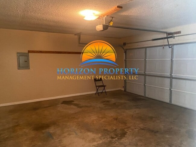 Building Photo - 13150 Dickens Ln