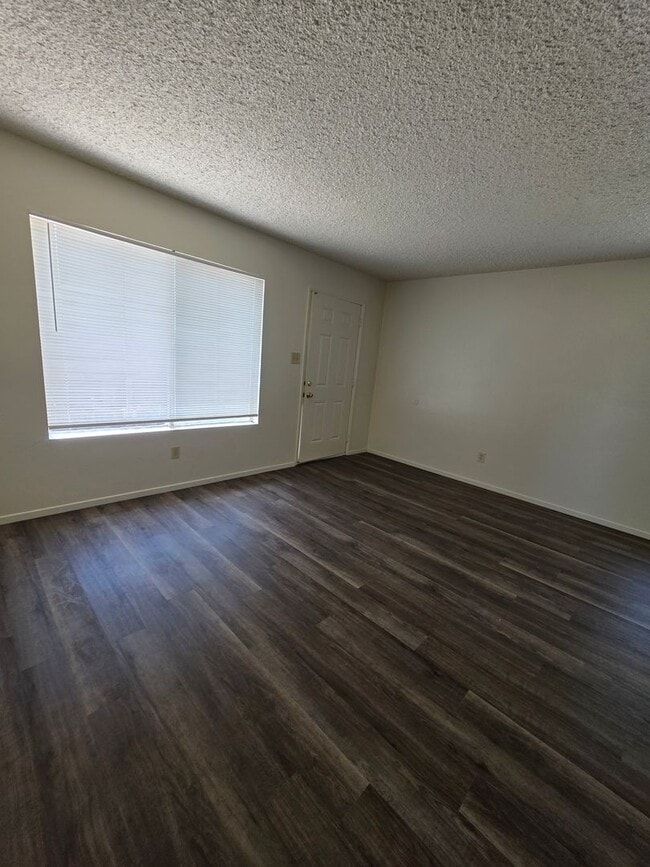 Building Photo - 2500 Ashe Rd