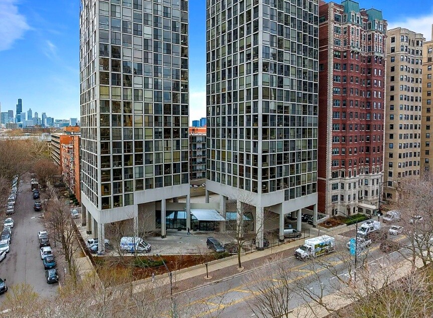 Building Photo - 345 W Fullerton Pky