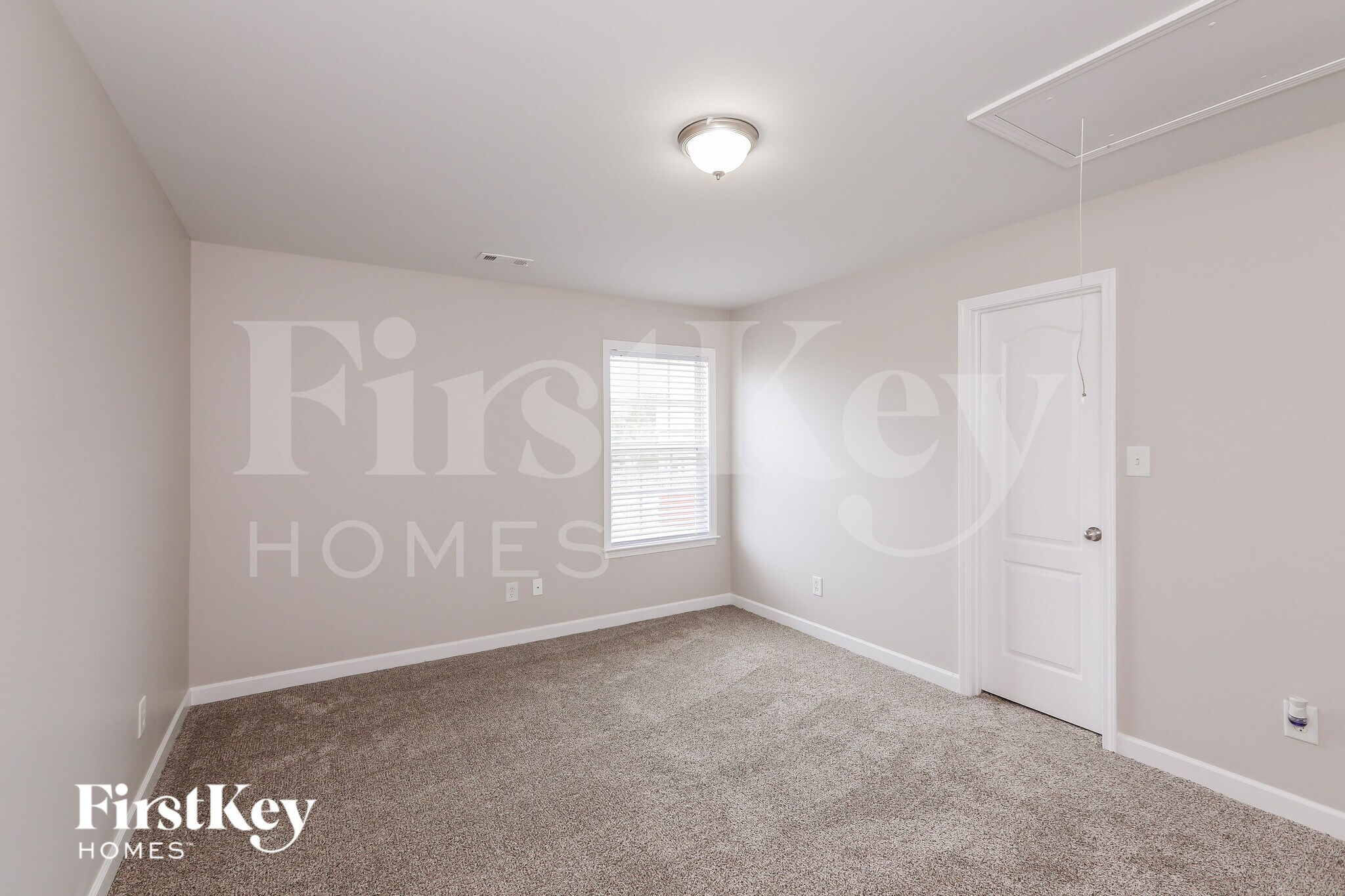 Building Photo - 2922 Blueberry Dr